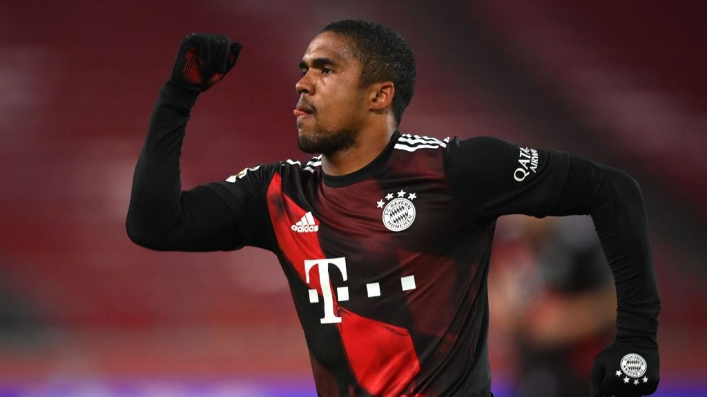 The manager says everything is fine between the club and Douglas Costa and reveals that the Juventus issue is the only pending issue