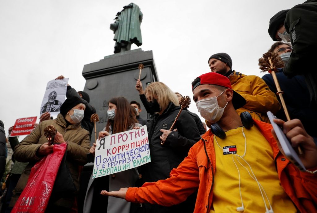 The opposition protests in Moscow and denounces fraud in the parliamentary elections |  Globalism