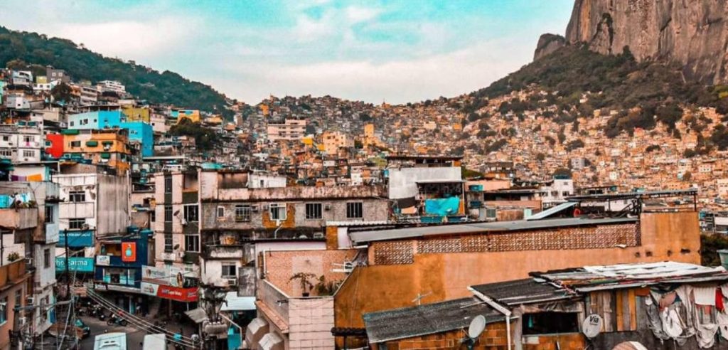 Rocinha will receive R million for science and technology projects and the community wants greater participation from the population