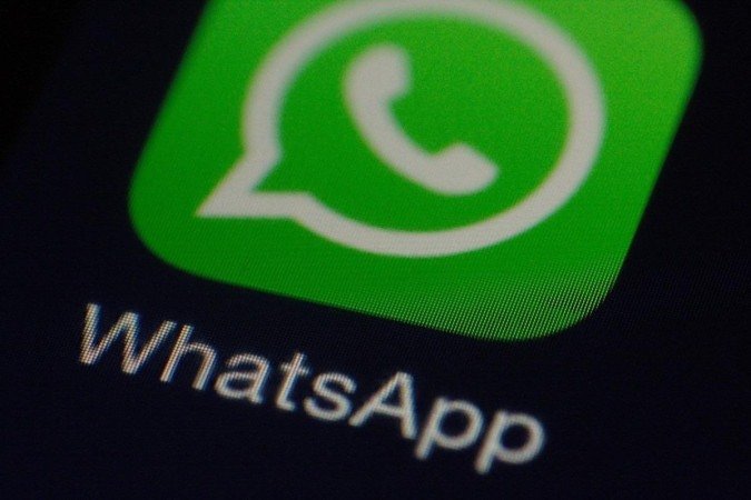 WhatsApp crashes on phones with old versions