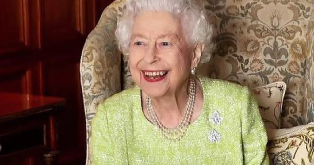 The truth behind the Queen’s decision not to live in Buckingham