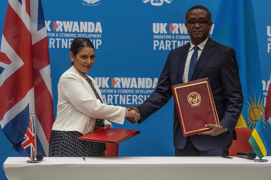 Rwanda Receives UK Deportees – 23/04/2022 – World