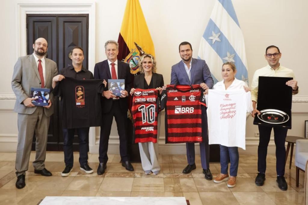 Flamengo are planning to play the Copa Libertadores final with the Guayaquil patch and will release a shirt to help the city |  flamingo