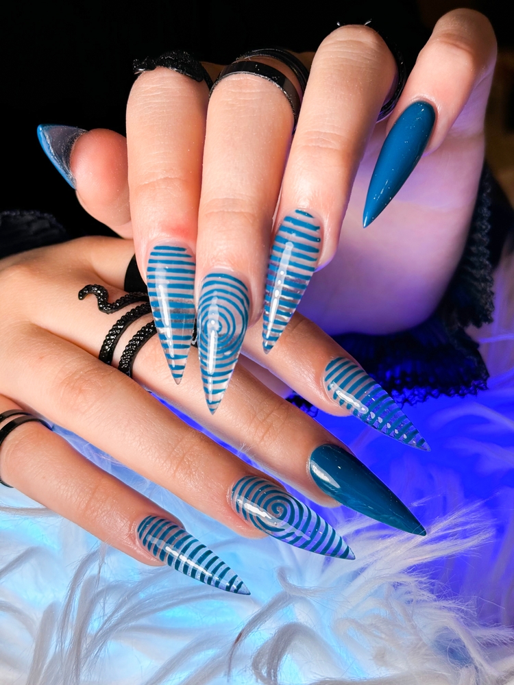 Pro Tips to Extend the Life of Your Acrylic Nails